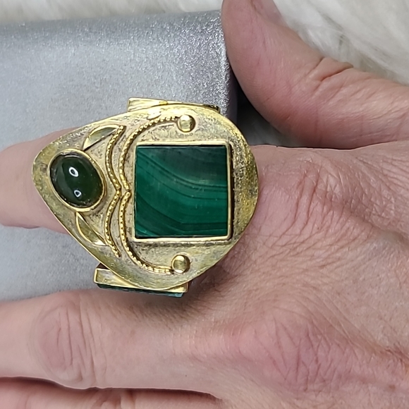 Vintage Ring Size 10 Gold Tone Malachite Handmade Statement Piece Unique Jewelry - Picture 5 of 6